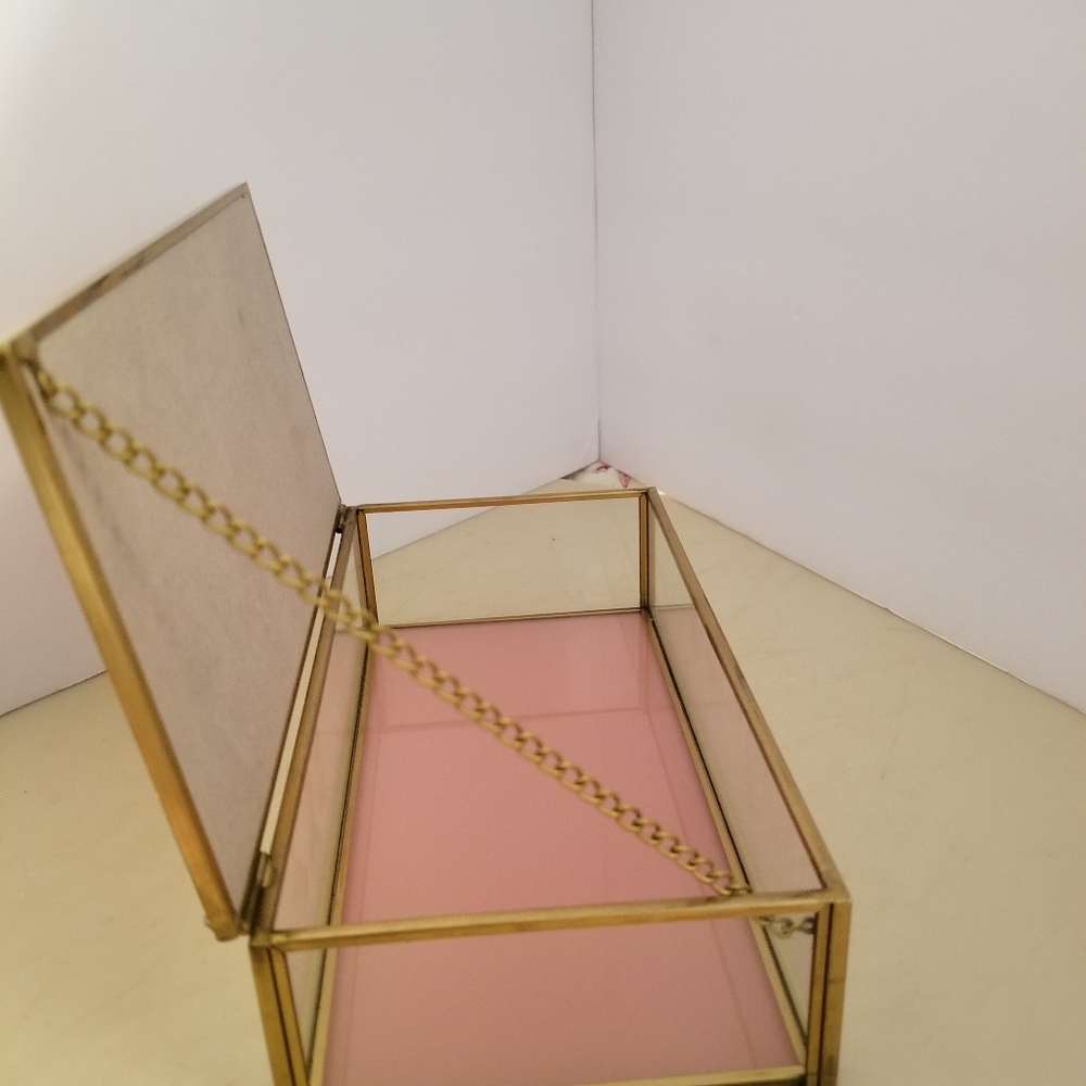 Elegant Pink and Gold Glass Jewelry Box - Picture 5 of 7